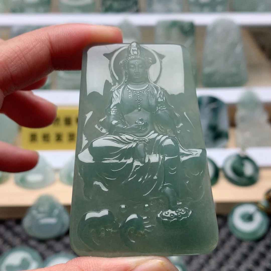 翡翠未镶嵌颈饰观音