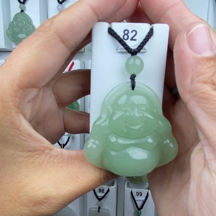 石英质玉未镶嵌颈饰