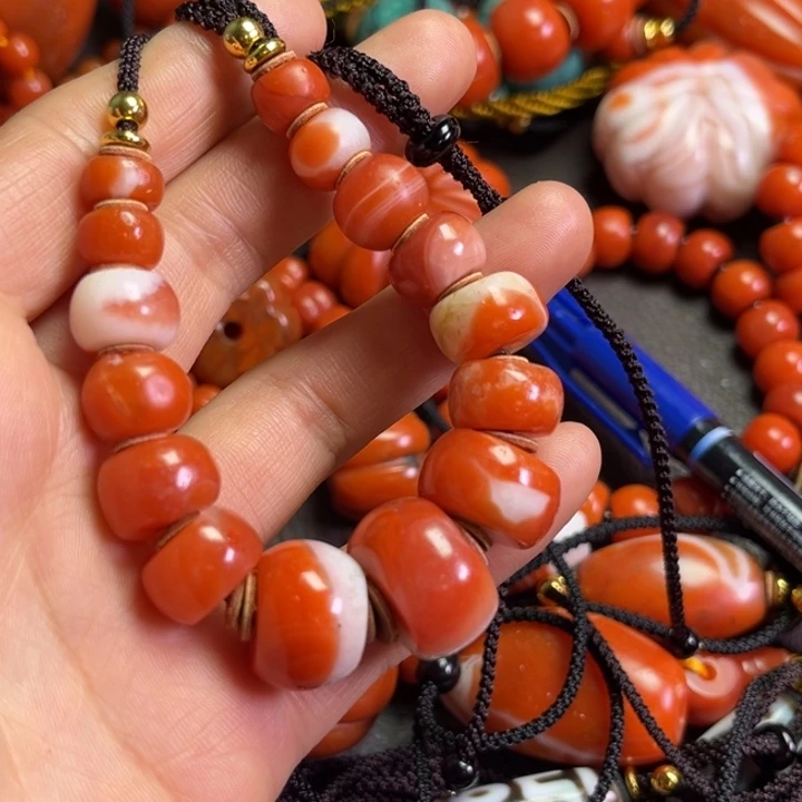 颈饰琉璃阿*琉璃………….