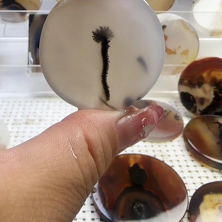 玛瑙/玉髓未镶嵌珠宝奇石
