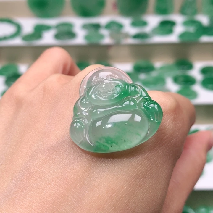 颈饰未镶嵌石英质玉