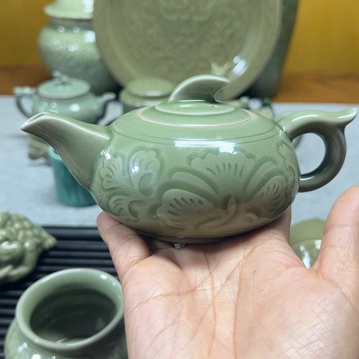 耀州窑青釉牡丹一帆风顺壶只