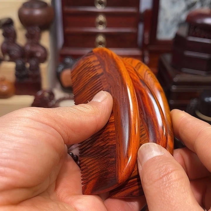 黄花梨/降香黄檀红木月梳子