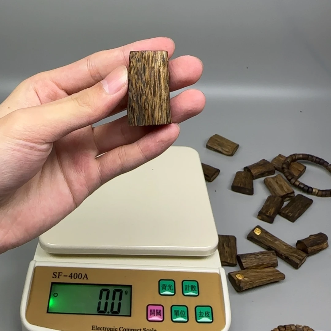 沉香吊坠一物一拍