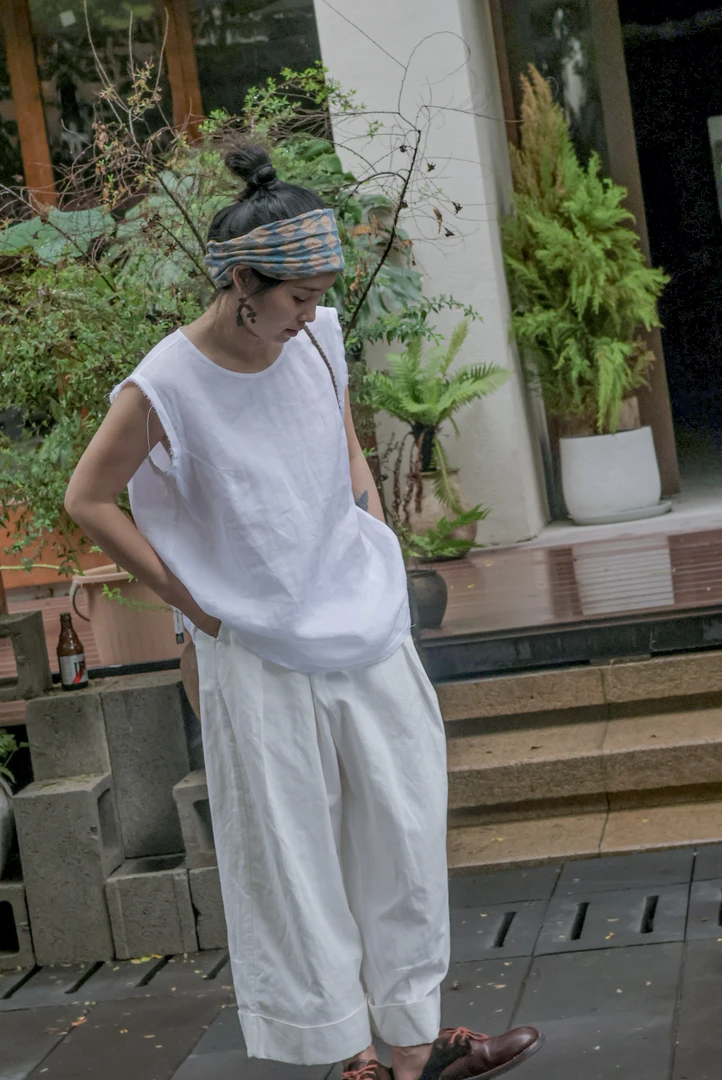 東与西 都市野人系列 亚麻无袖罩衫LXJ1879