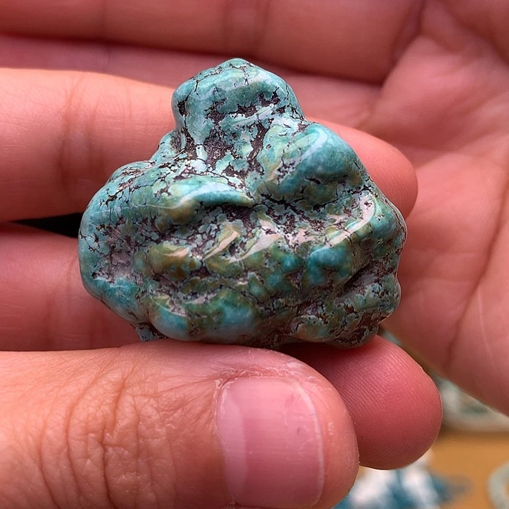 绿松石未镶嵌原矿