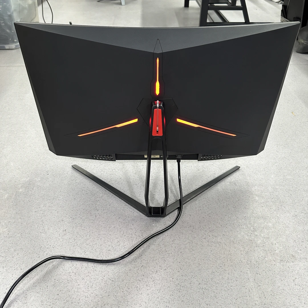9新 TITAN ARMY/泰坦军团 2k144Hz-32寸曲面电竞游戏高刷显示器