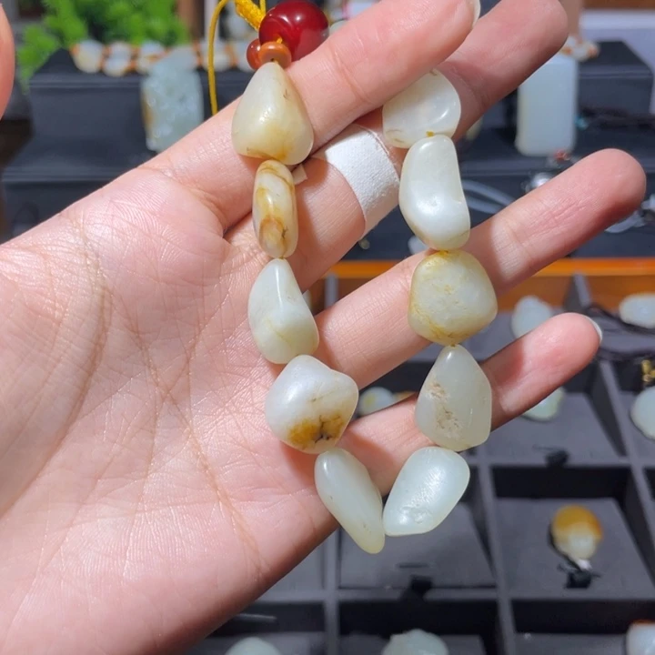 新***羅和田玉（子料）未镶嵌车挂