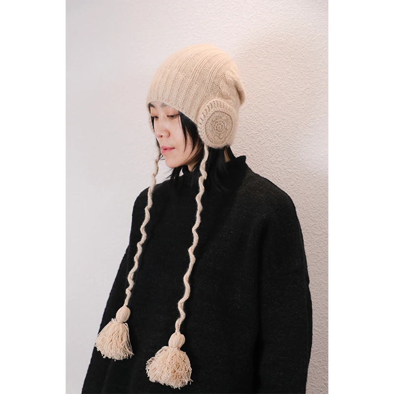东雍 甜美可爱耳机手工绞花流苏加厚保暖纯色羊绒针织毛线护耳帽