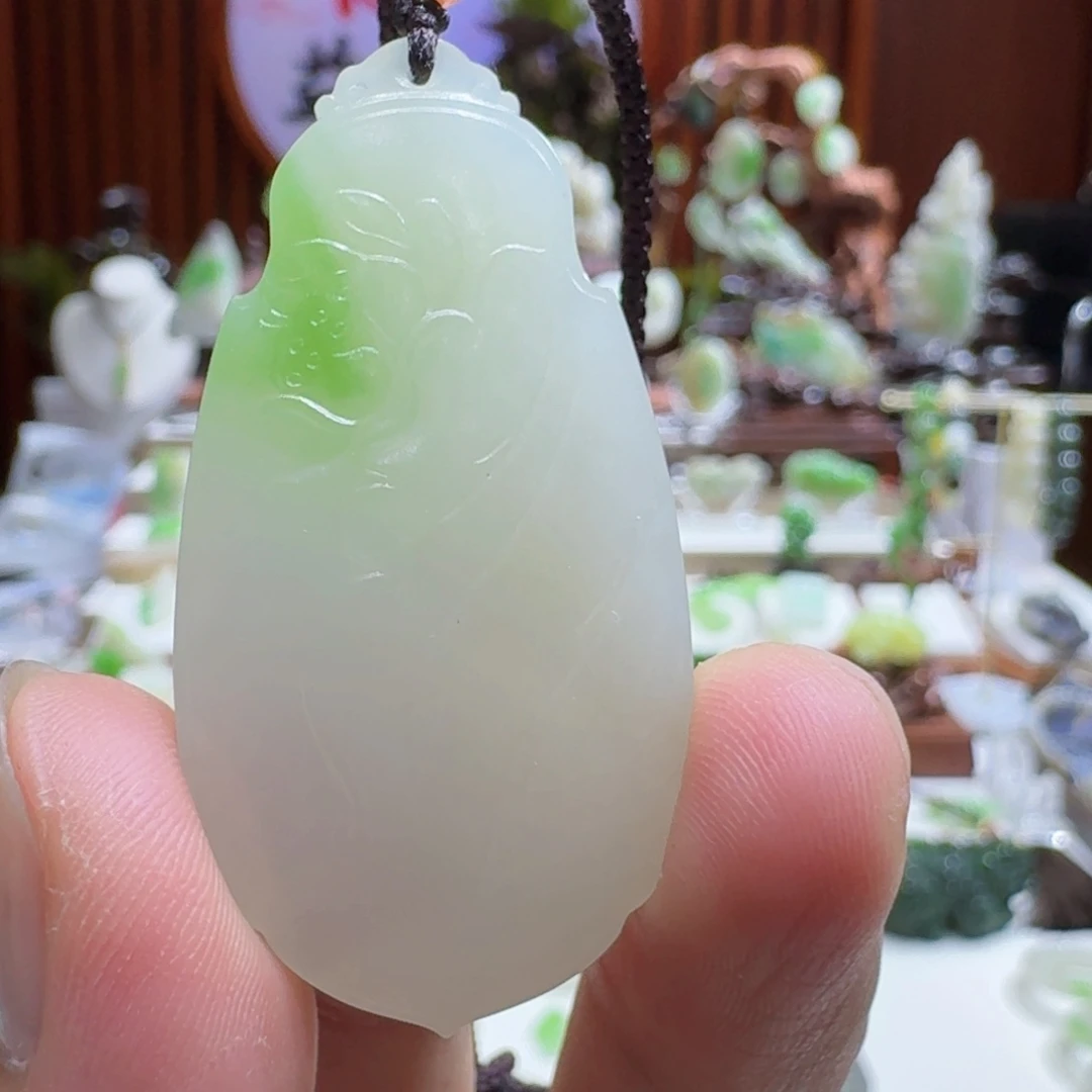 未镶嵌和田玉（翠青玉）挂件和田玉青海翠青花开富贵牌子