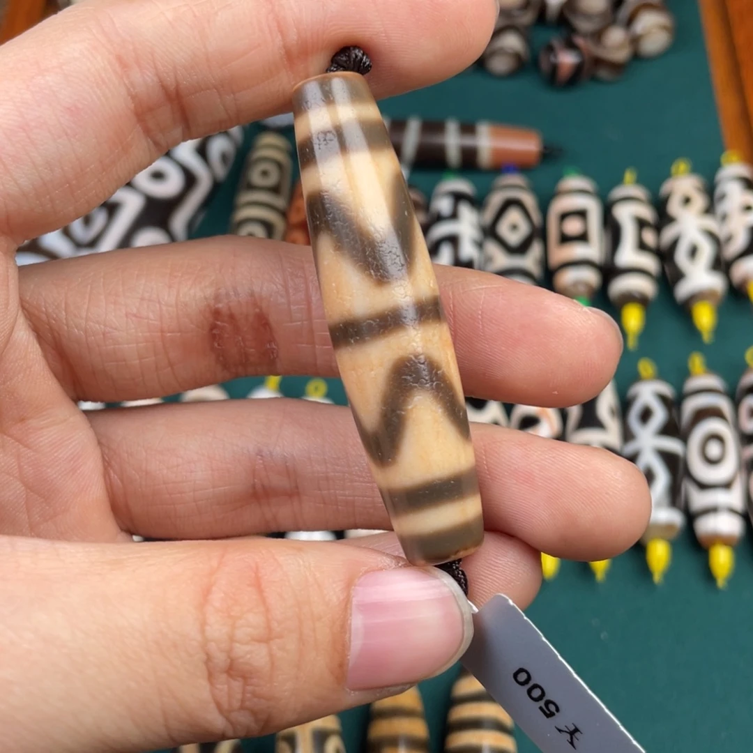 玛瑙/玉髓裸珠双虎牙天缘