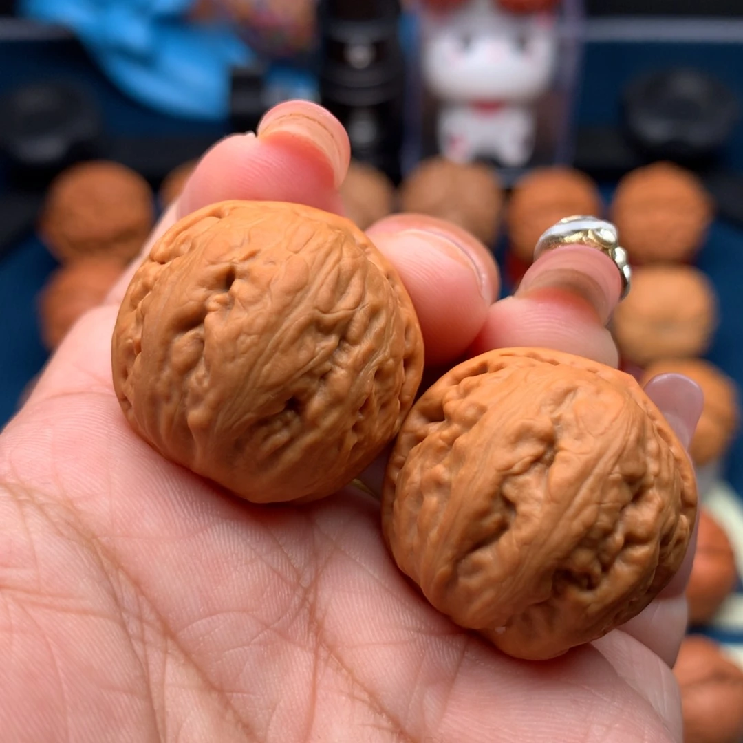 文玩核桃把件肉龙粗筋