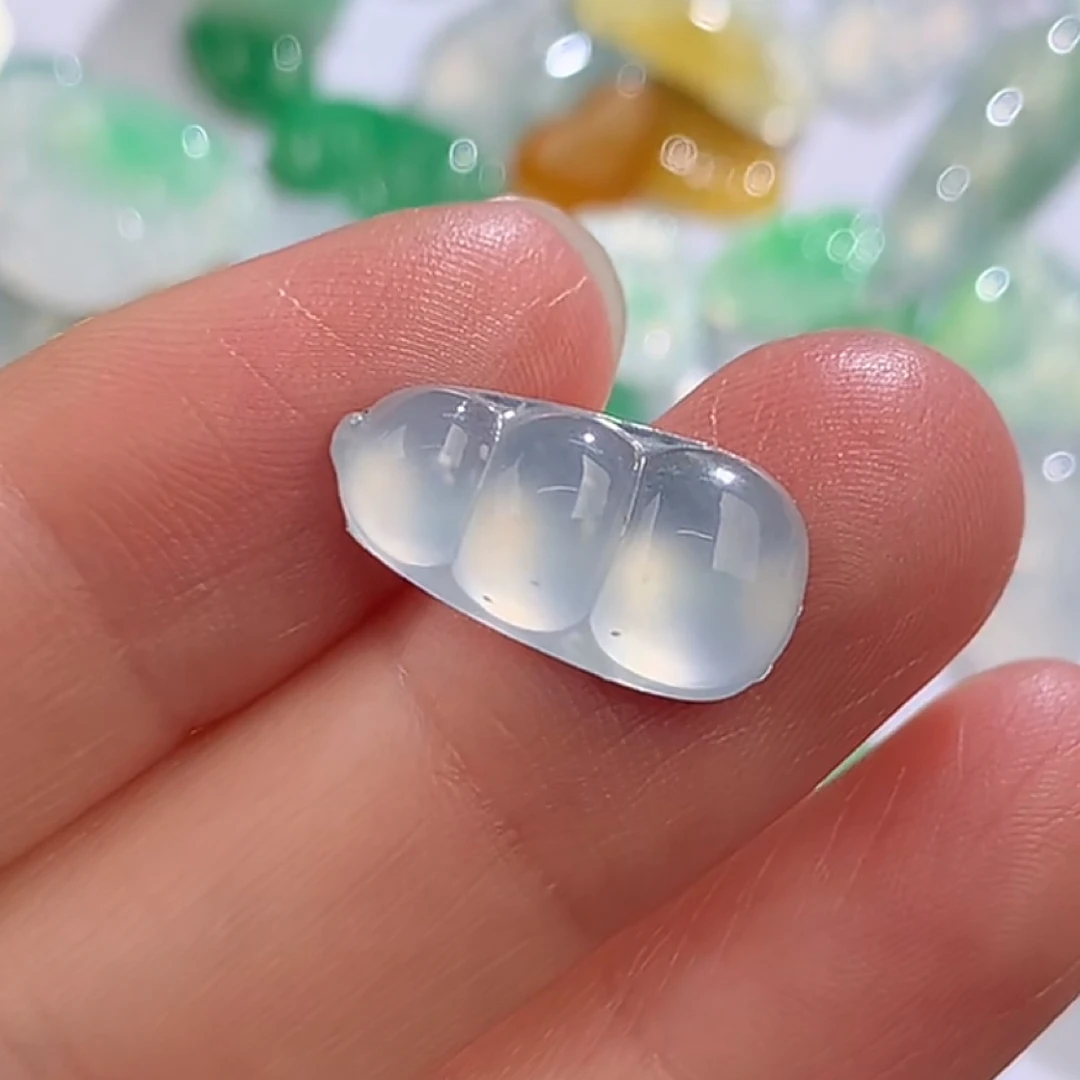 天然缅甸翡翠啊货未镶嵌胖福豆-小佳