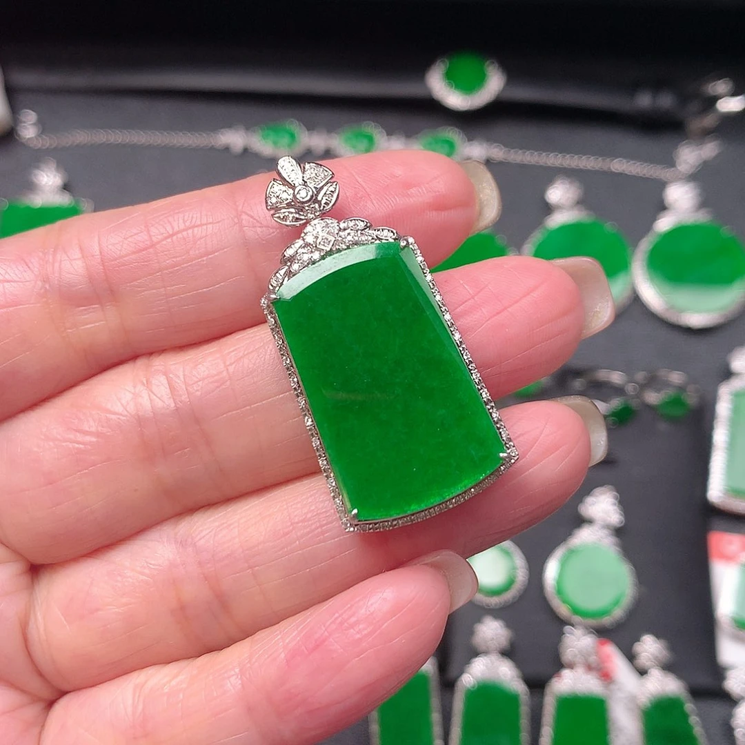 翡翠18K金镶嵌吊坠(不含链)A****~