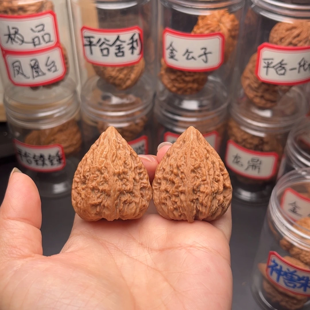 文玩核桃把件36全品玲珑塔尖