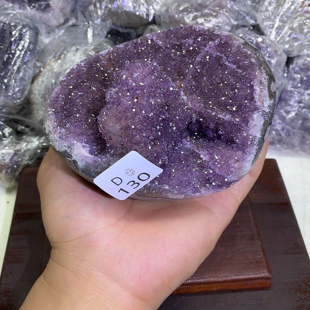 未镶嵌水晶大型摆件（非配饰）