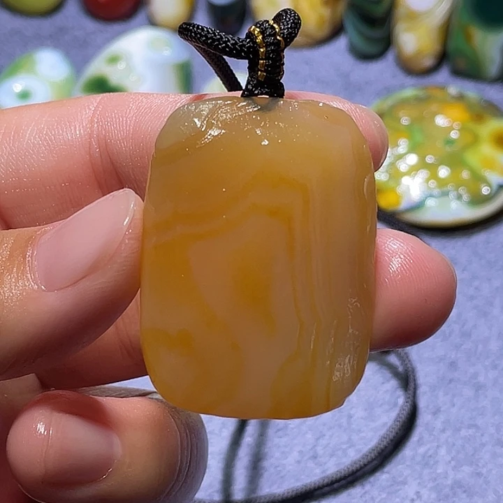 玛瑙/玉髓未镶嵌珠宝奇石