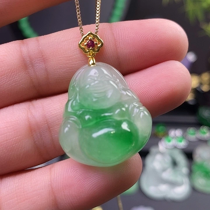 翡翠未镶嵌吊坠(赠链)