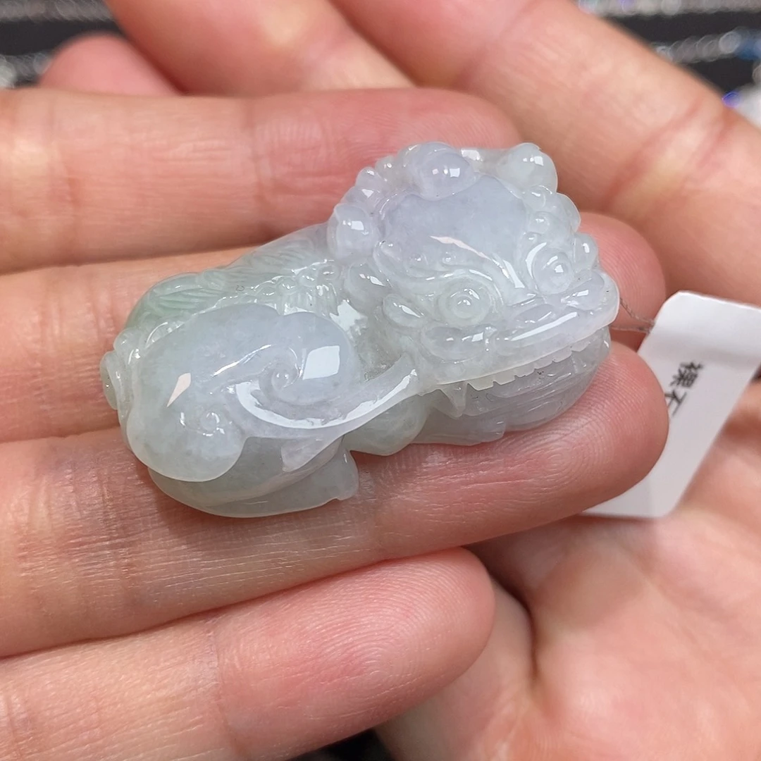 翡翠颈饰未镶嵌貔貅