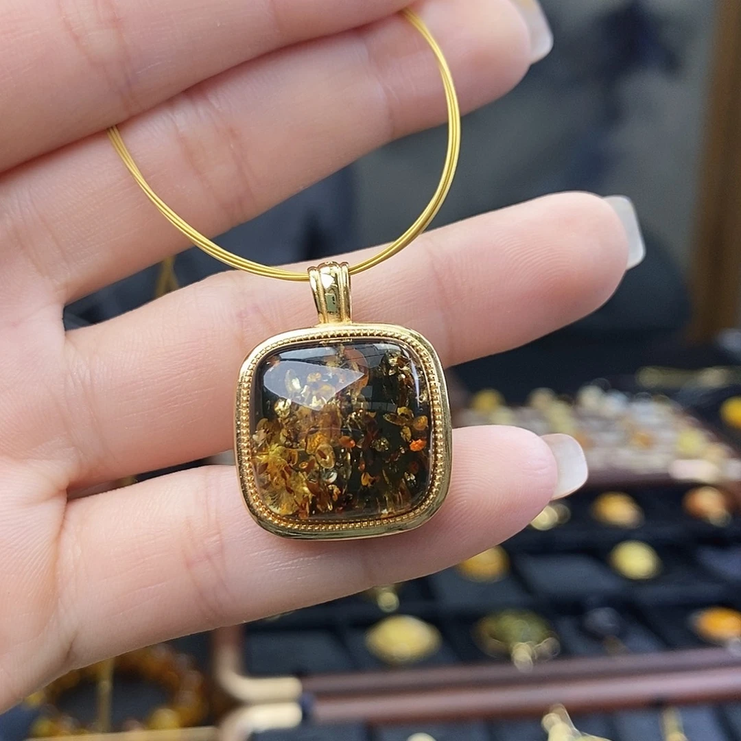 琥珀未镶嵌裸石成品