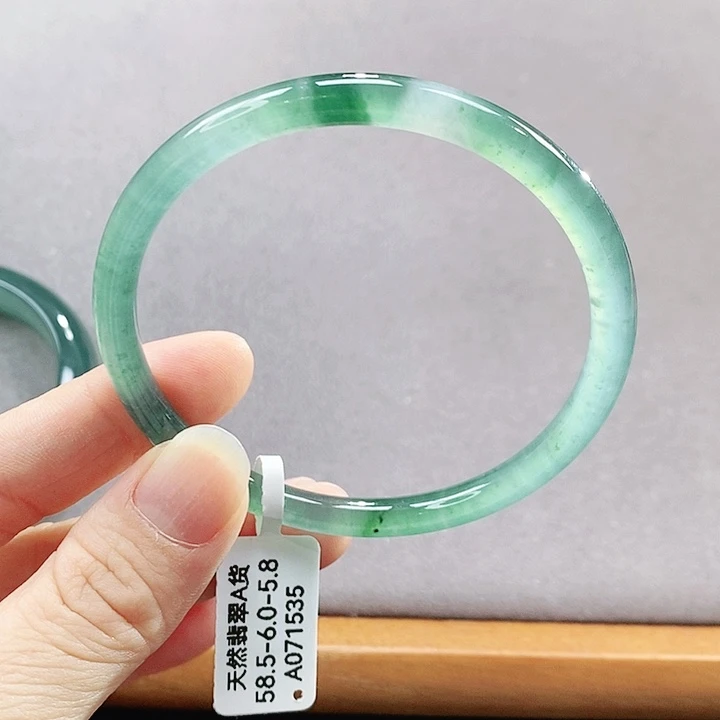 【闪购商品】未镶嵌手镯翡翠