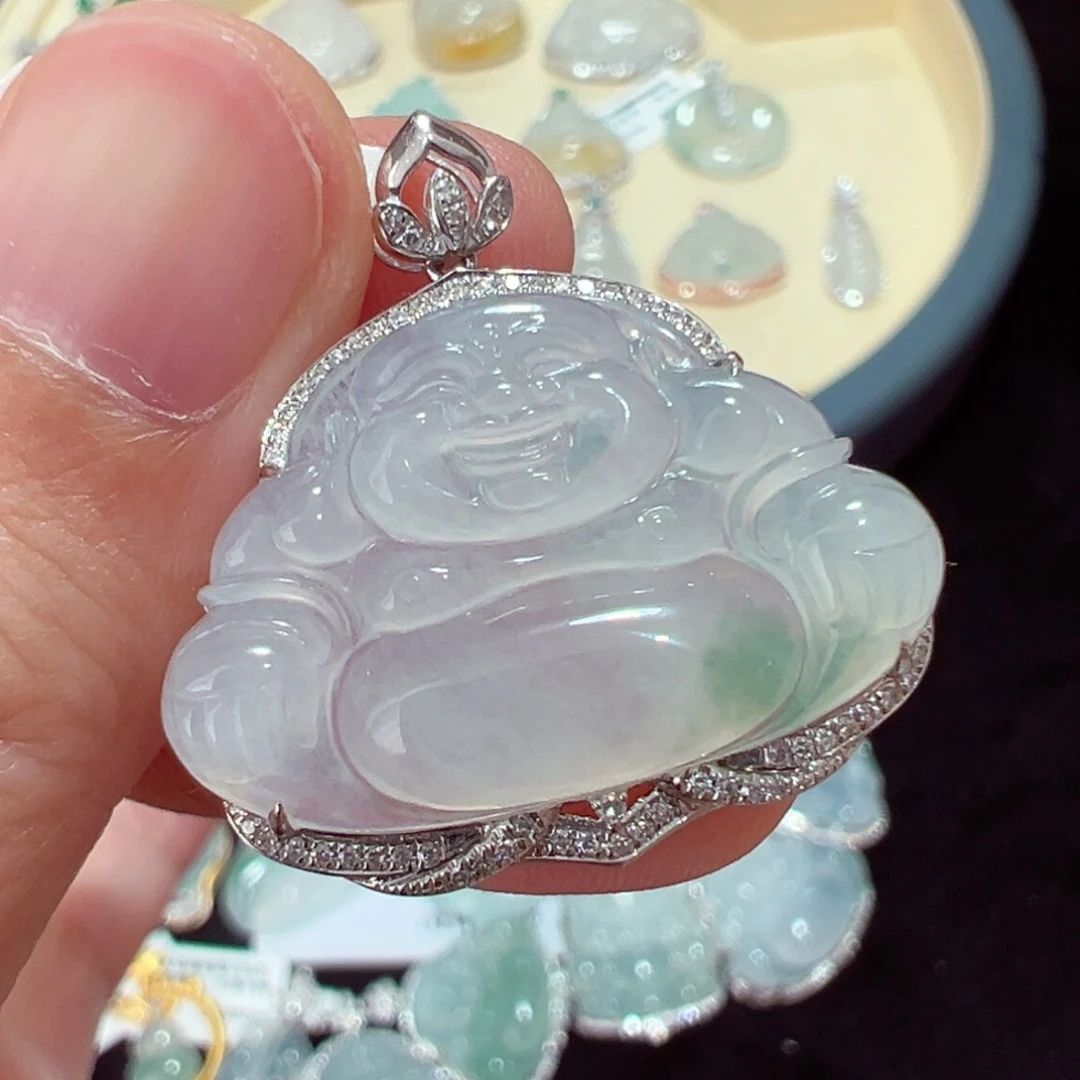 翡翠18K金镶嵌颈饰吊坠