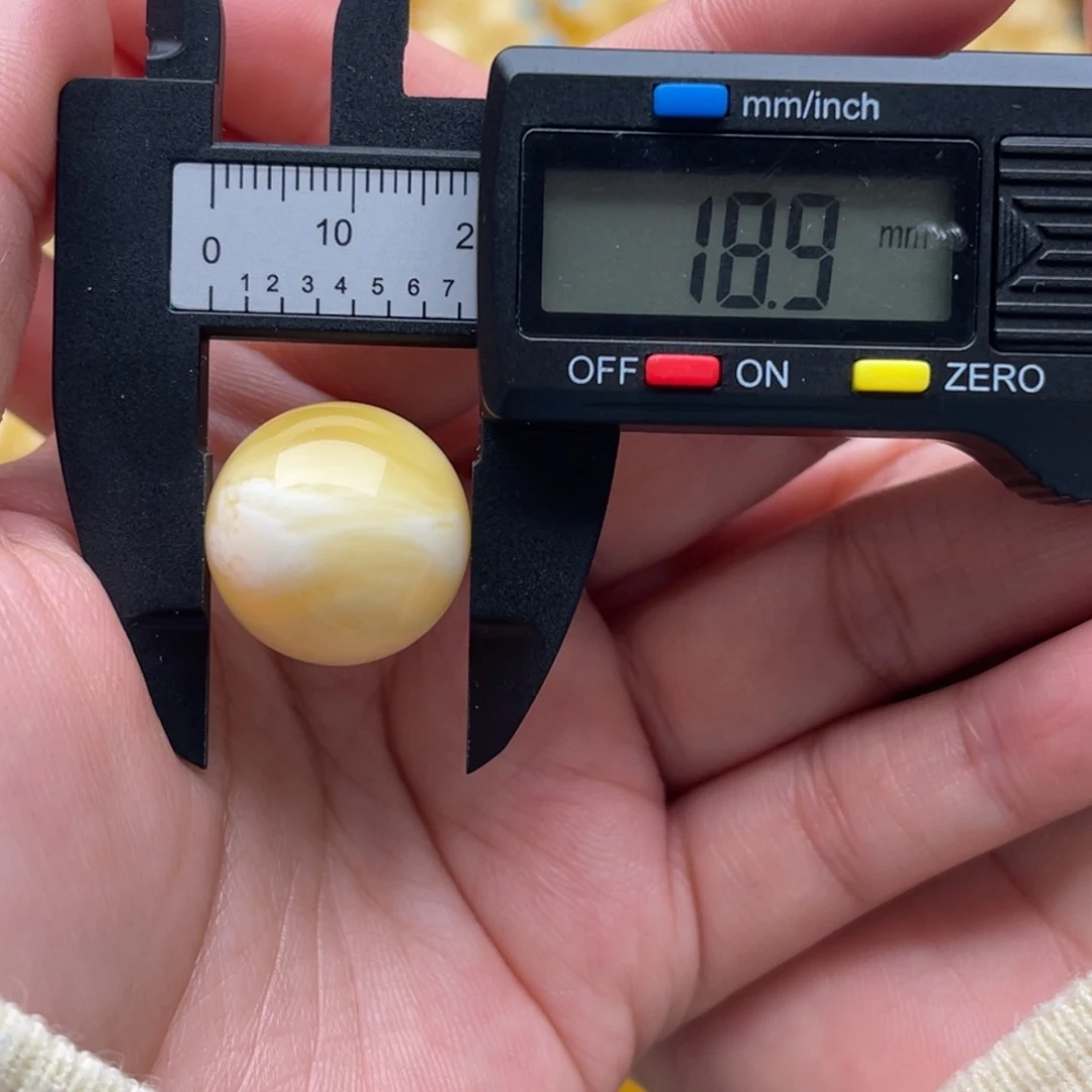 琥珀未镶嵌裸石蜜蜡圆珠笑