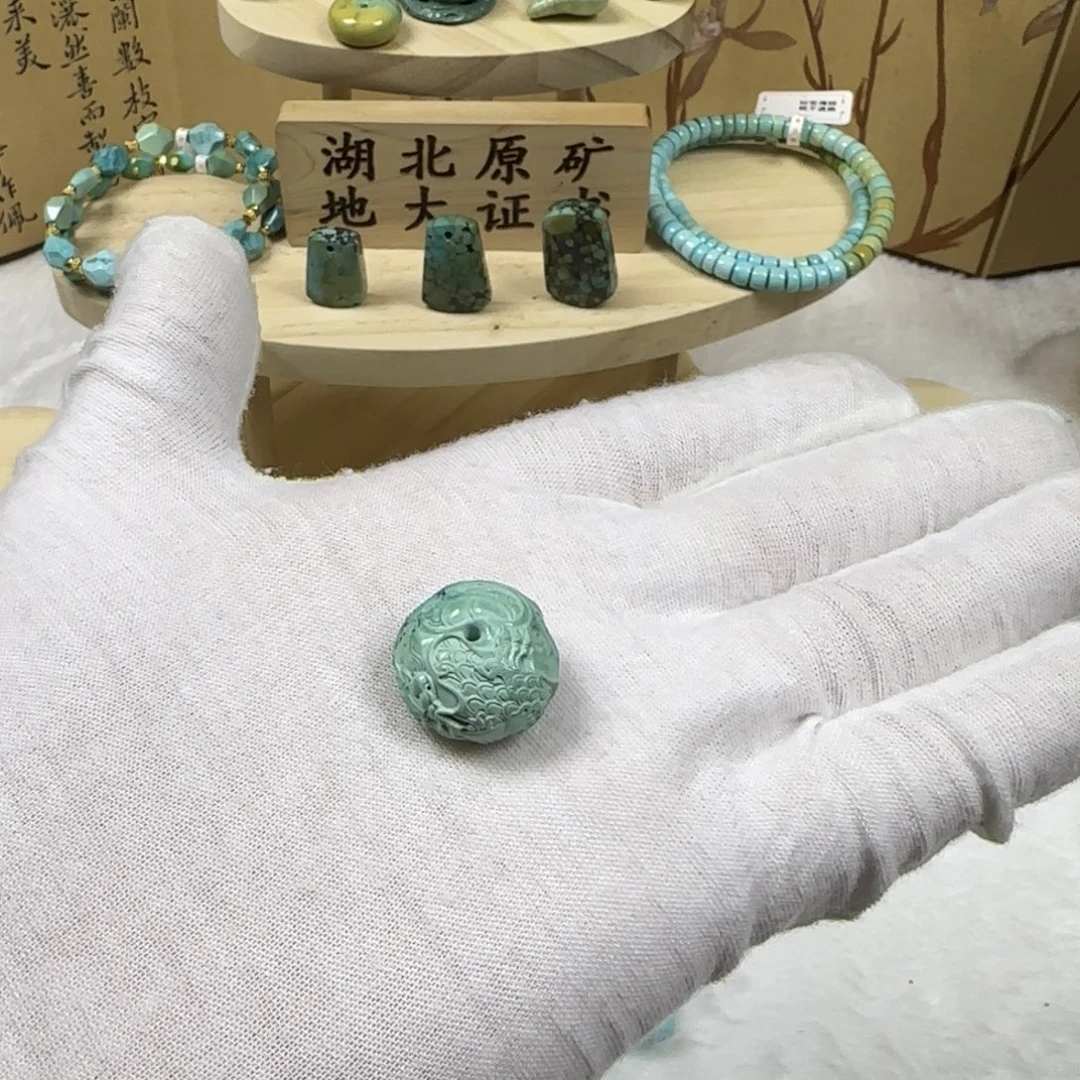 绿松石未镶嵌雕刻件37