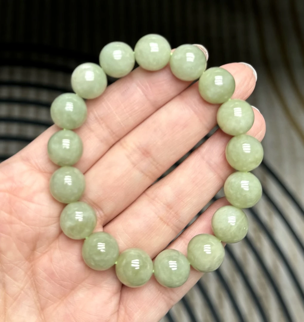 新疆和田玉奶绿12mm手串