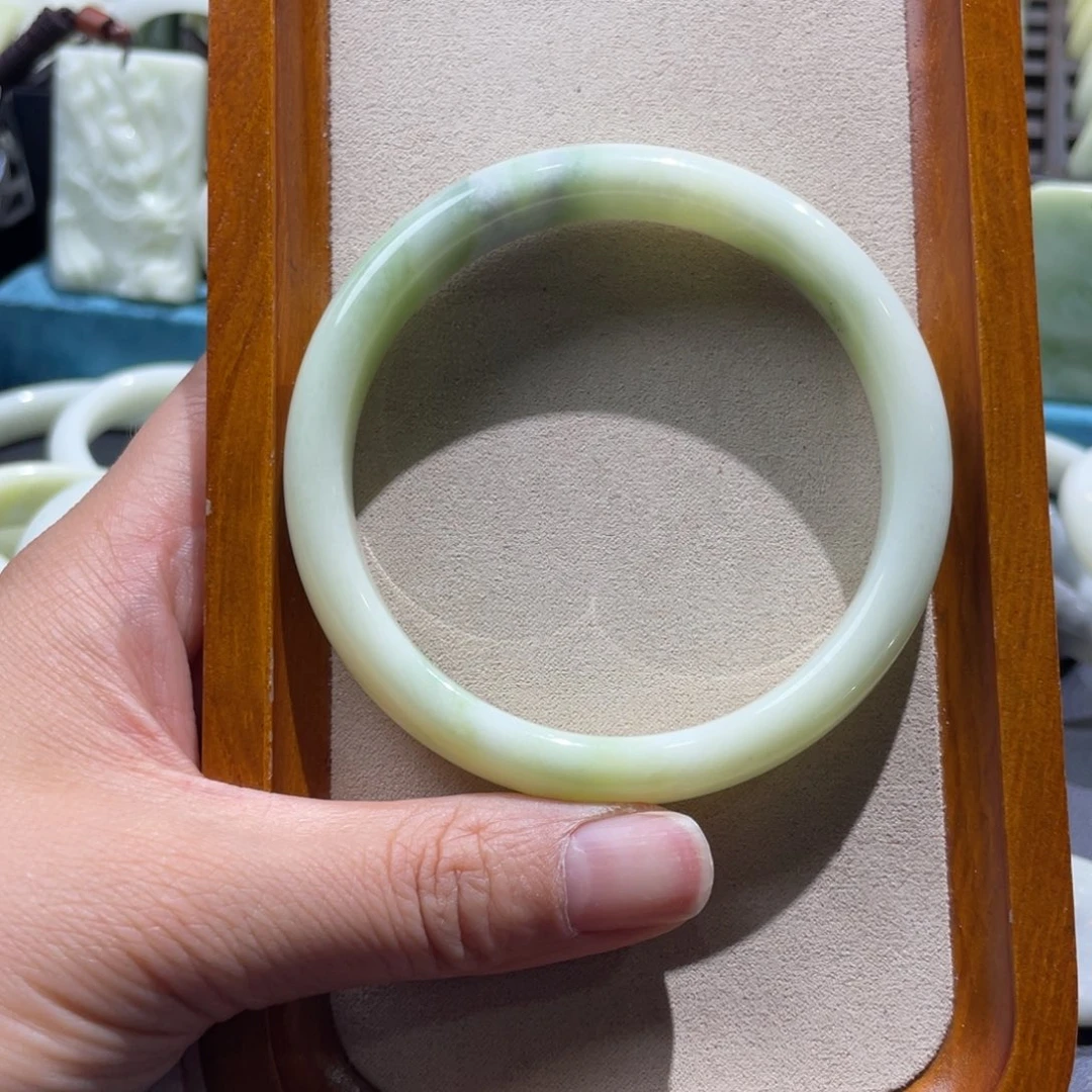 蓝田玉（蛇纹石化大理石玉）手镯未镶嵌硬****儿