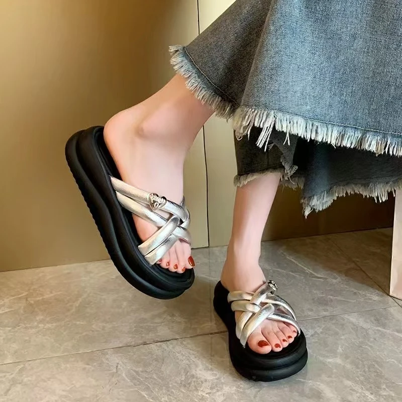 厚底拖鞋女夏季外穿2025新款时尚踩屎感凉拖鞋增高沙滩凉鞋休闲