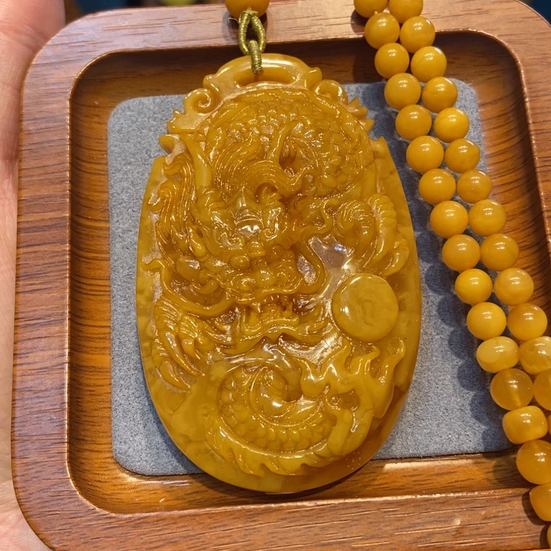 琥珀未镶嵌颈饰蜜蜡