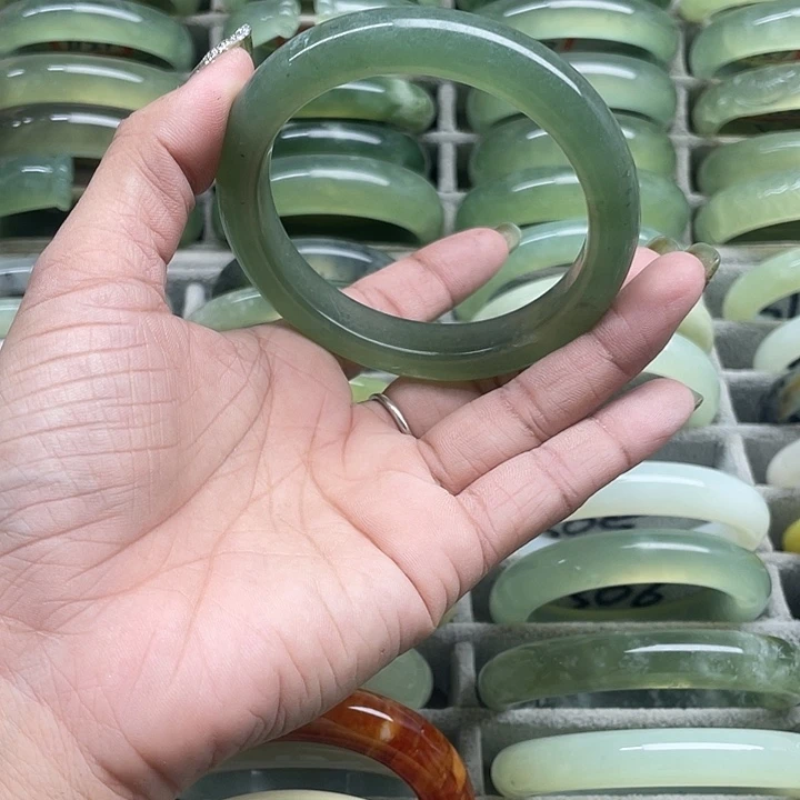 蛇纹石玉未镶嵌手镯304