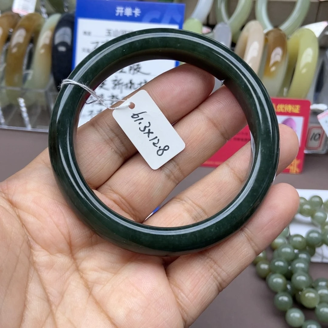 和田玉手镯未镶嵌61