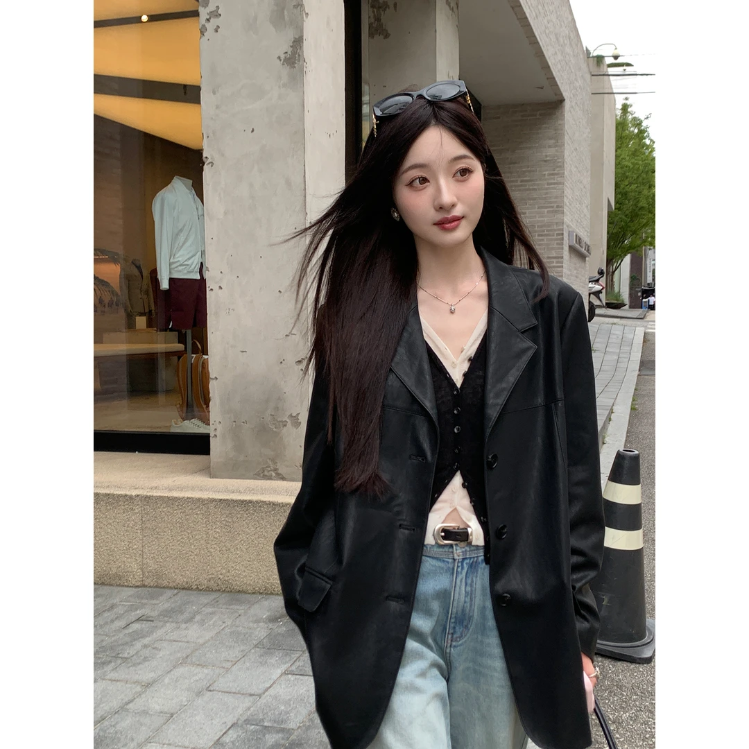 夏诗文 仿皮革PU面料老钱风高智设计感廓形西装女秋下摆开衩外套