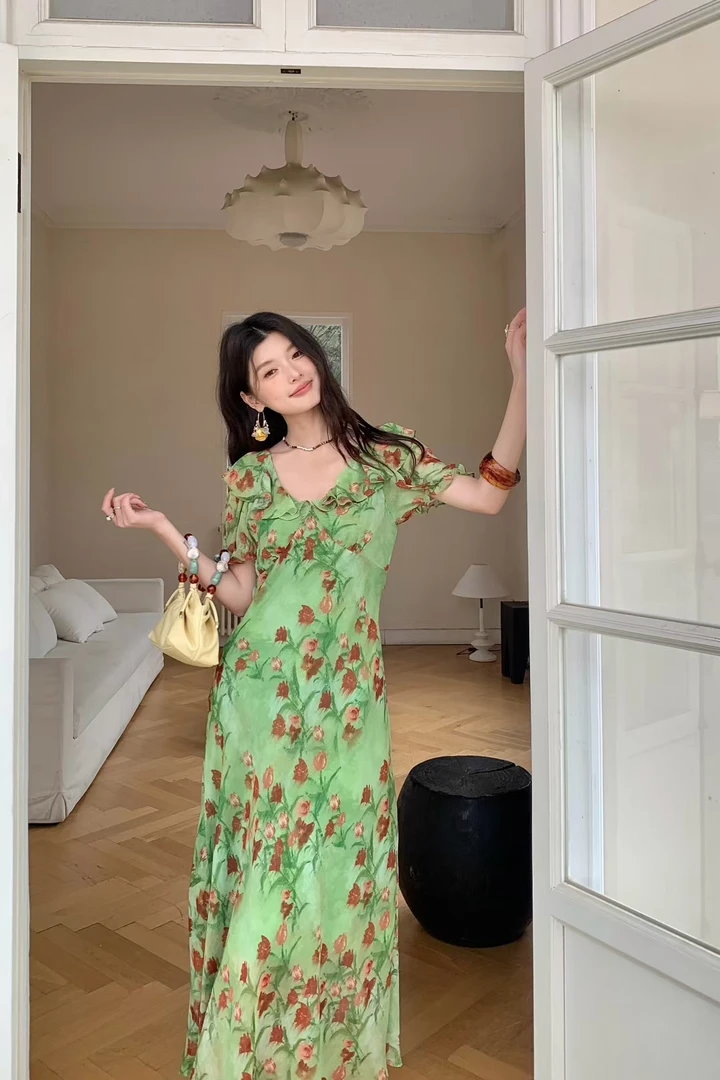 真丝顺纡绉连衣裙度假风艺术连衣裙小碎花法式优雅连衣裙