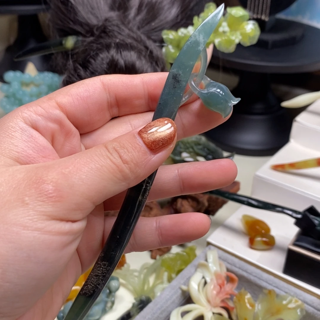 蛇纹石玉未镶嵌发饰