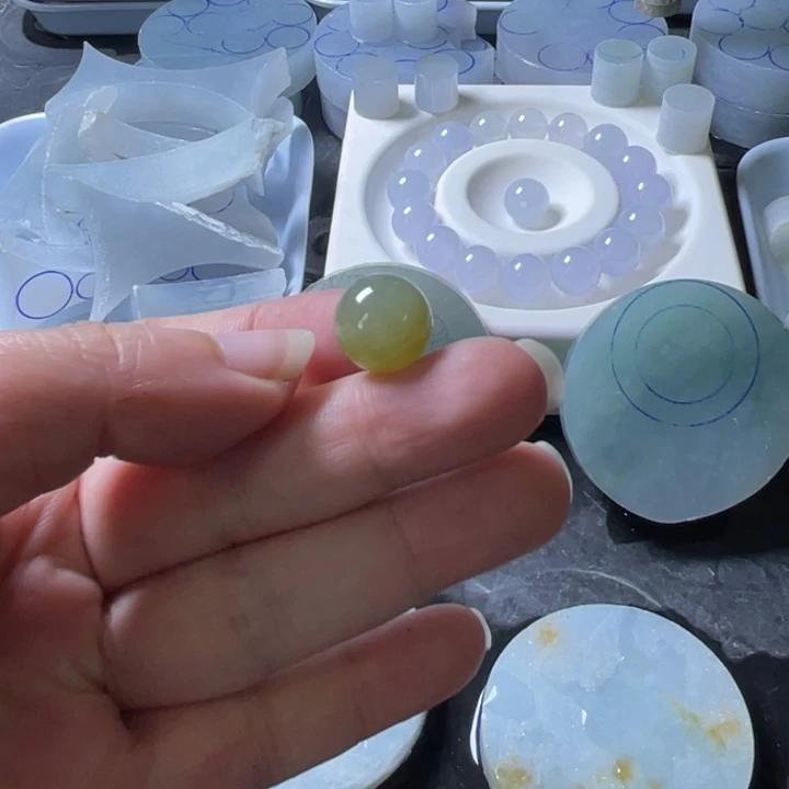 要***光散珠翡翠成品珠子