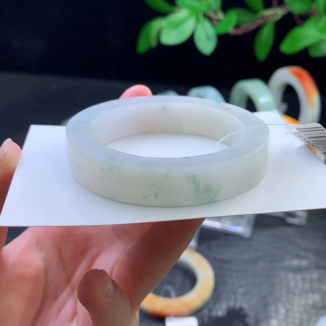 未镶嵌手镯定制翡翠