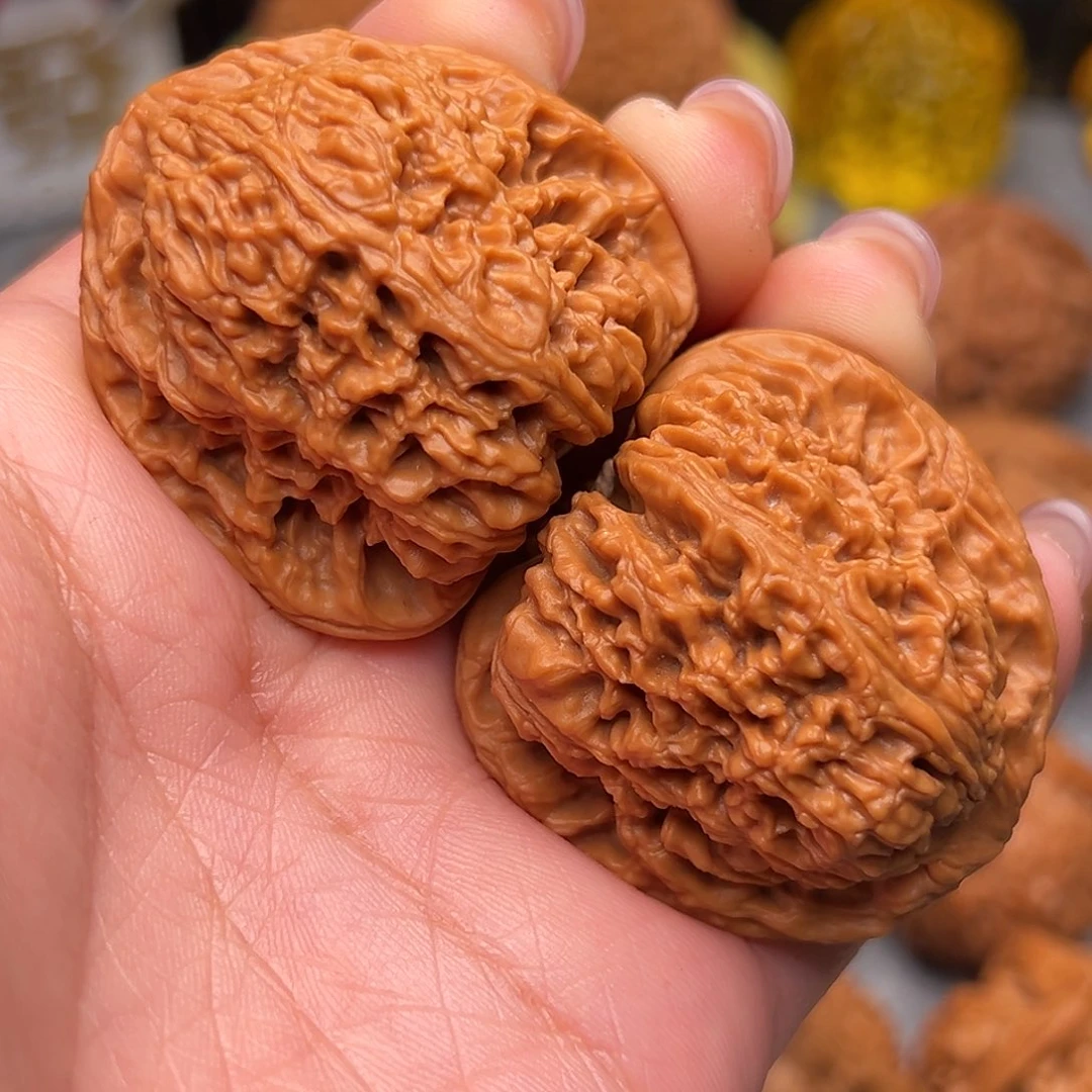 把件文玩核桃毕业红皮三角疆40.9全品