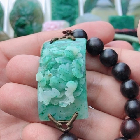 未镶嵌独山玉吊坠(不含链)海**月