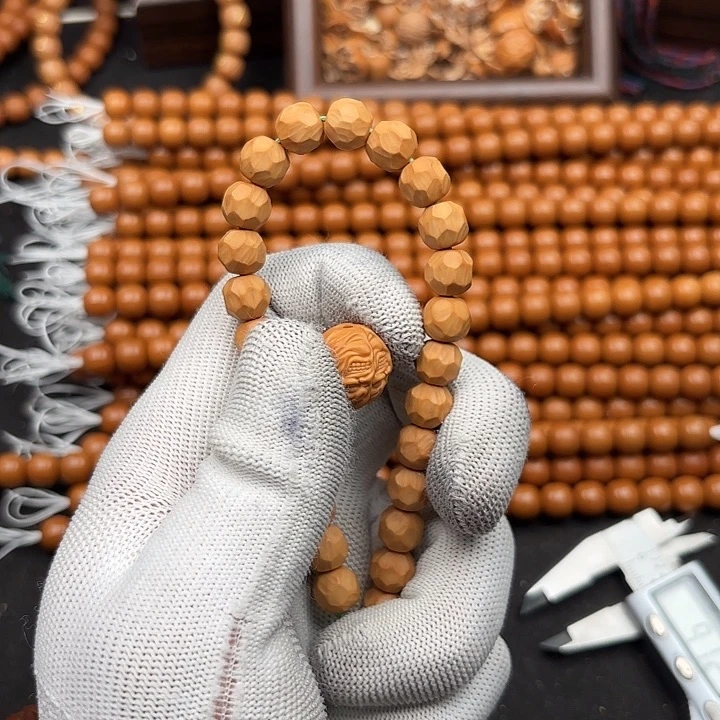 长***。猴头核桃吊坠黑金无相