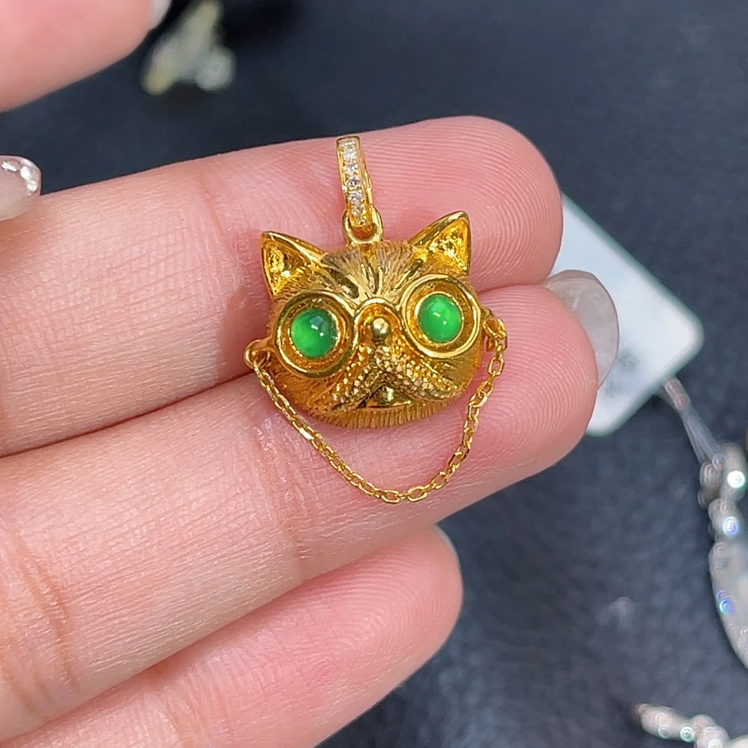 颈饰18K金镶嵌翡翠招财猫