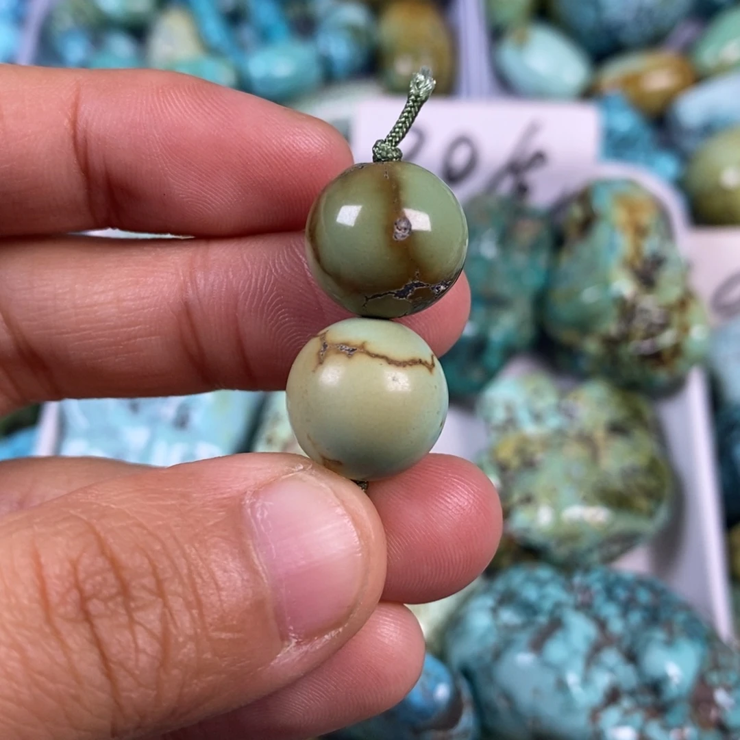 绿松石未镶嵌颈饰