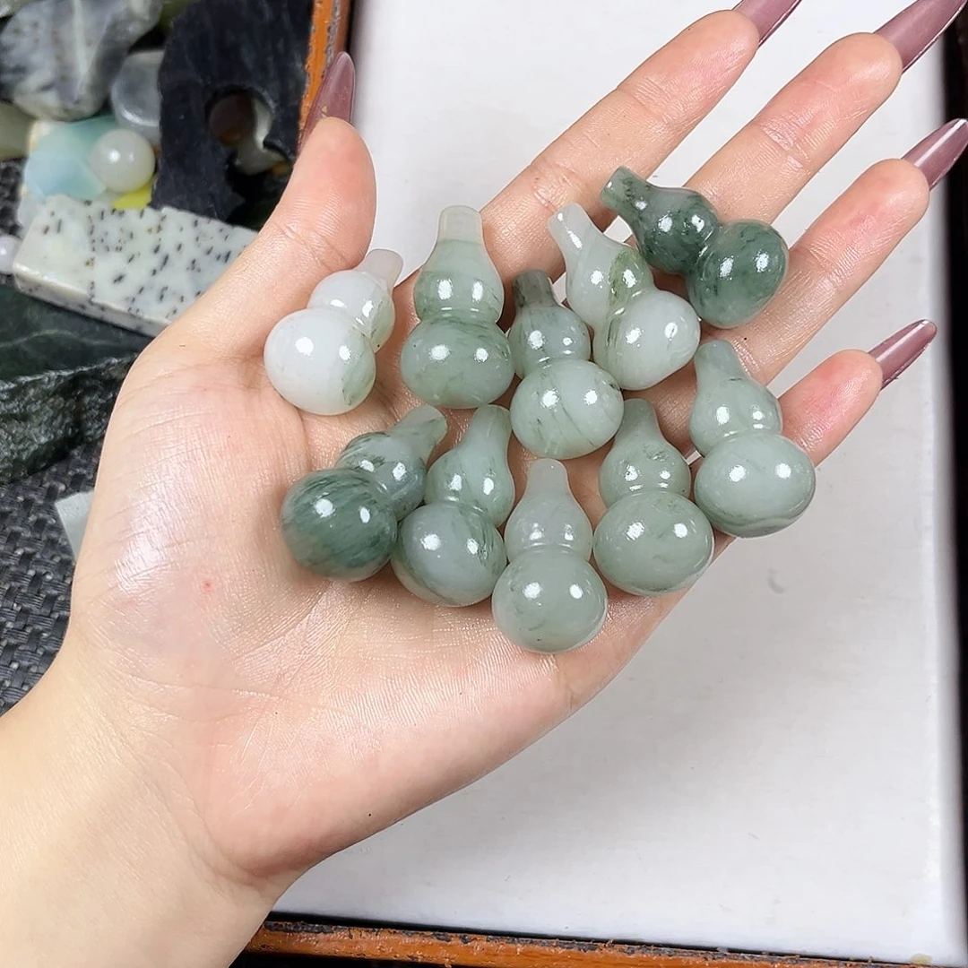 颈饰未镶嵌和田玉（糖玉）