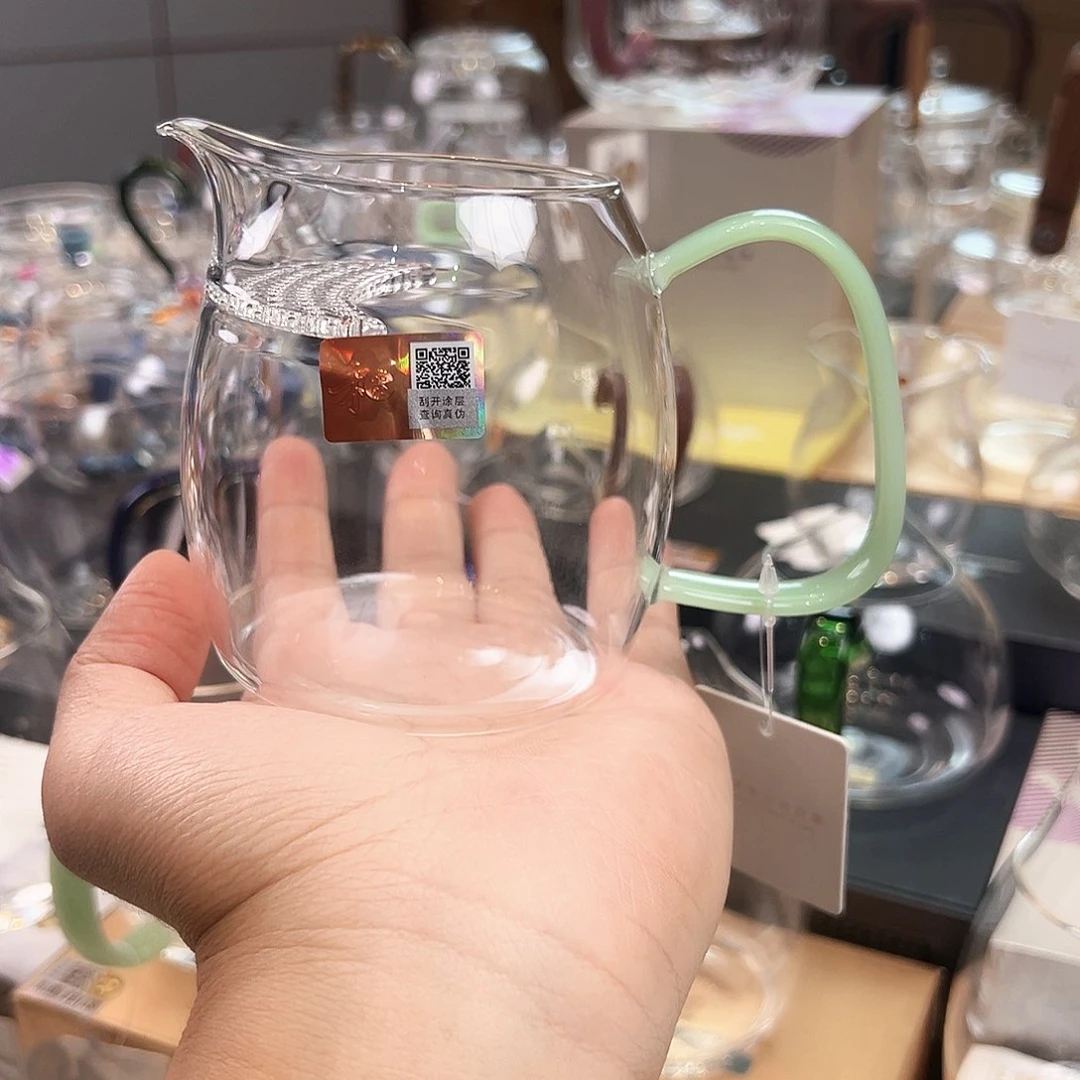 泰然月牙款浅玉色。。。。。。。。。