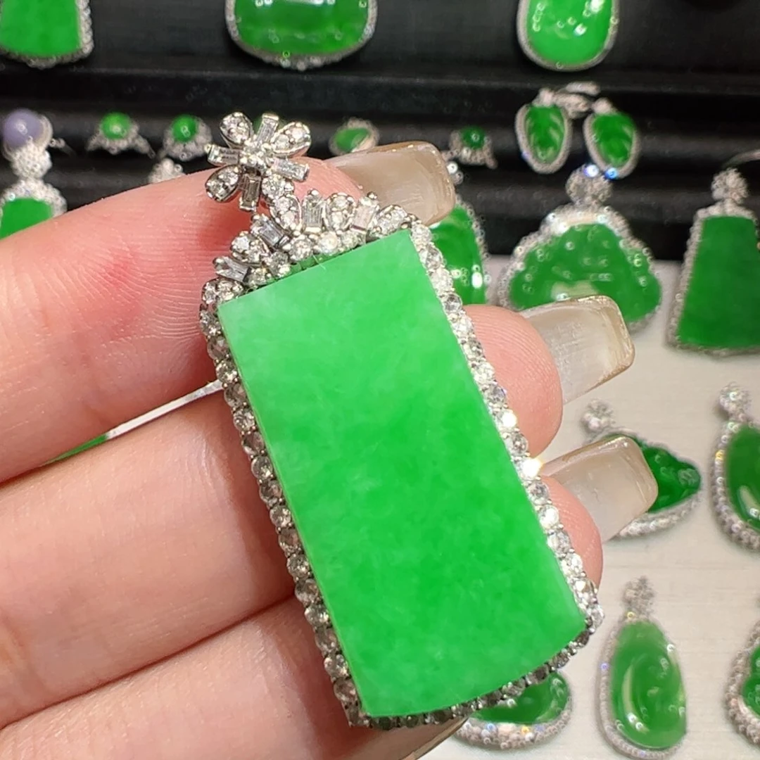 翡翠18K金镶嵌吊坠(不含链)