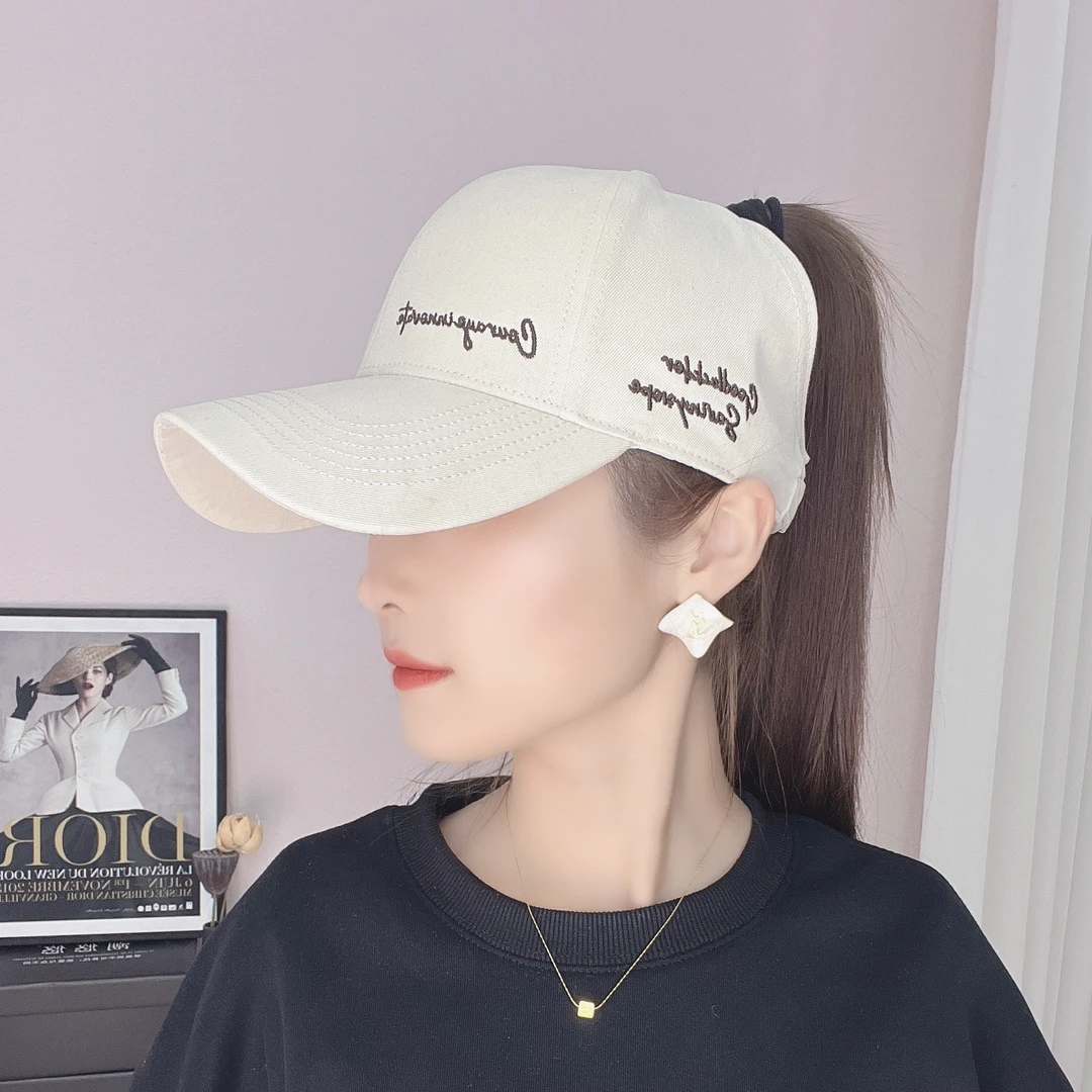 2025新款刺绣字母棒球帽子女春夏季时尚百搭可扎马尾显脸小空顶帽