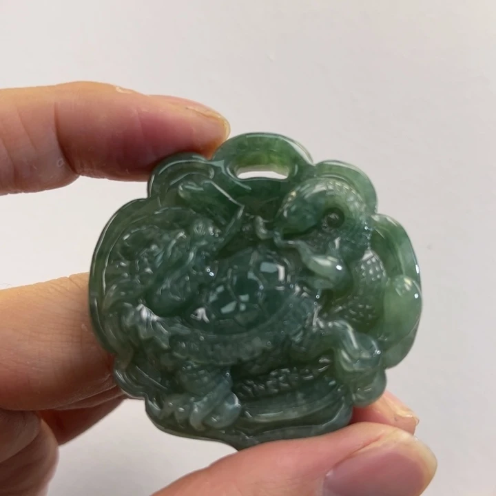 翡翠吊坠(赠链)未镶嵌代编织