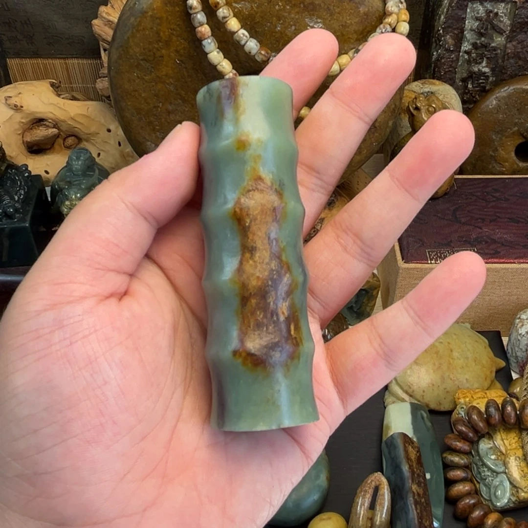 未镶嵌岫岩河磨玉（透闪石质玉）把件零